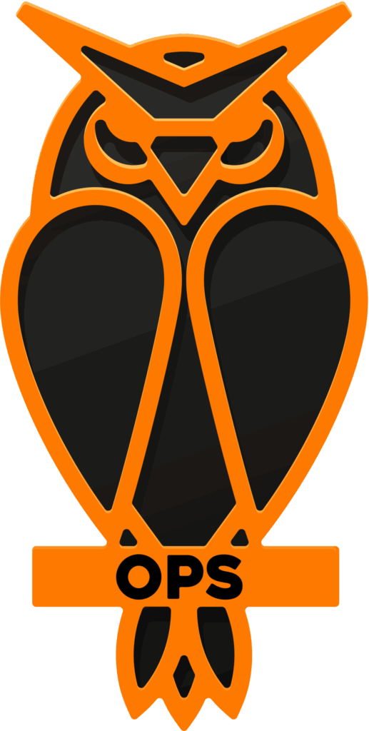 Logo minimaliste d'un hibou stylisé, orange vif et noir. Le corps est noir avec un contour orange épais. Le mot "OPS" est en noir au bas du logo.